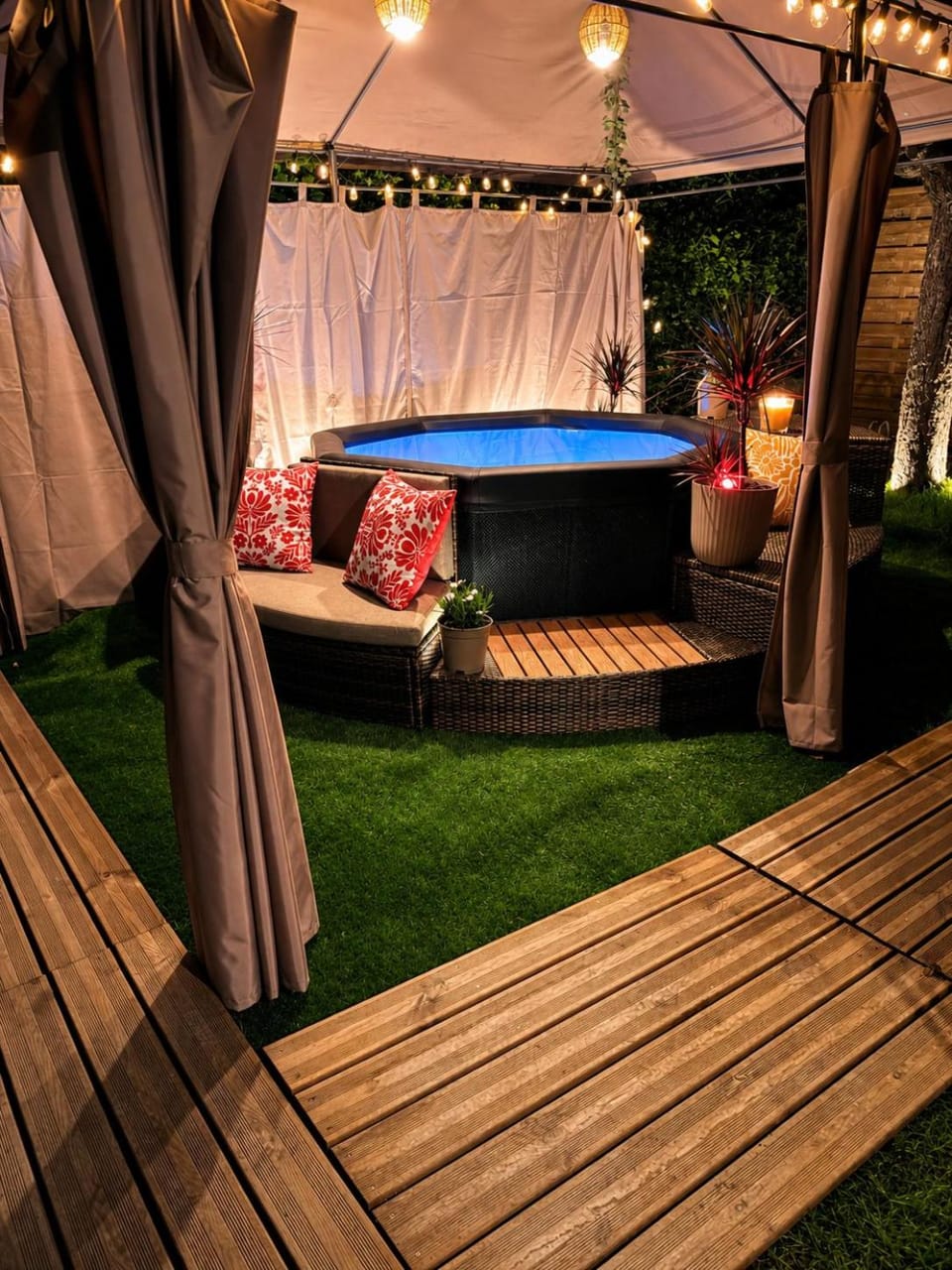 Hot Tub, Spa and wellness centre/facilities