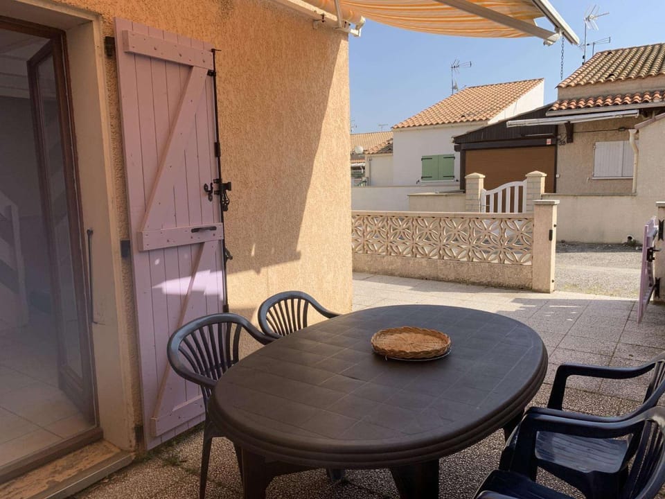 AIG 56 – Pavillon T3 – Résidence Les Jardins d’Erato – Gruissan – 5 personnes Apartment in Gruissan