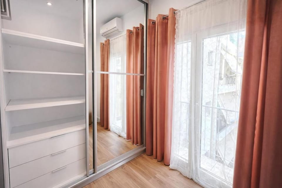 Athens Retreat - 2BD Apt Near Transport by MPS Apartment in Athens