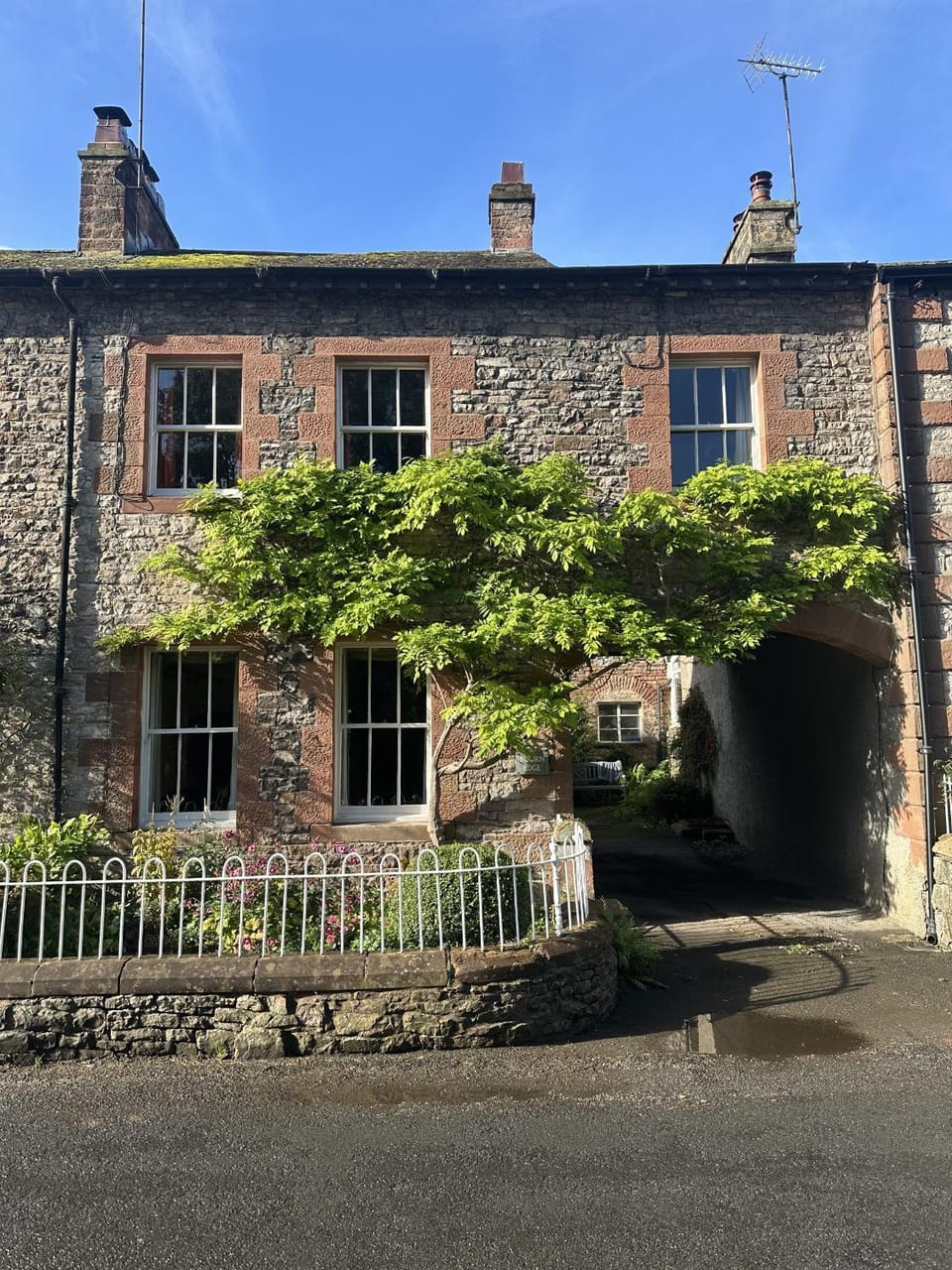 Property building, Facade/entrance, Off site