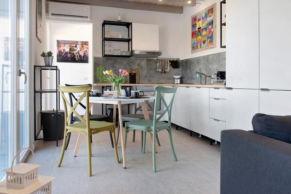 Property building, Kitchen or kitchenette, Living room