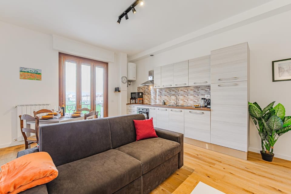 Kitchen or kitchenette, Living room, Seating area
