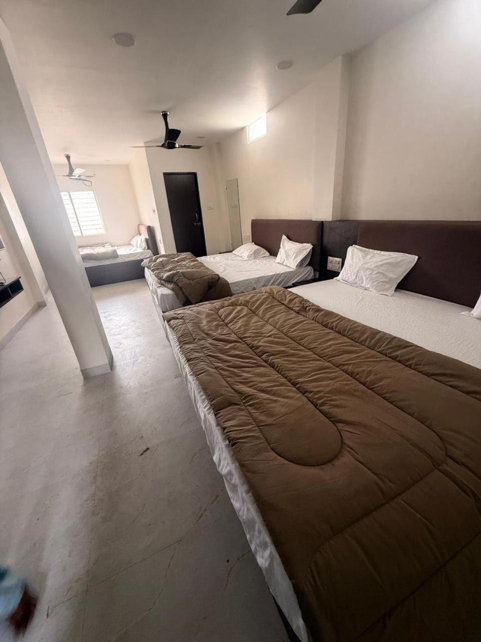 hotel vasudev near mandir and station Hotel in India