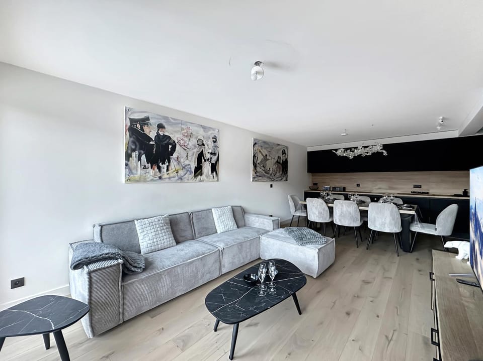 Communal lounge/ TV room, Living room