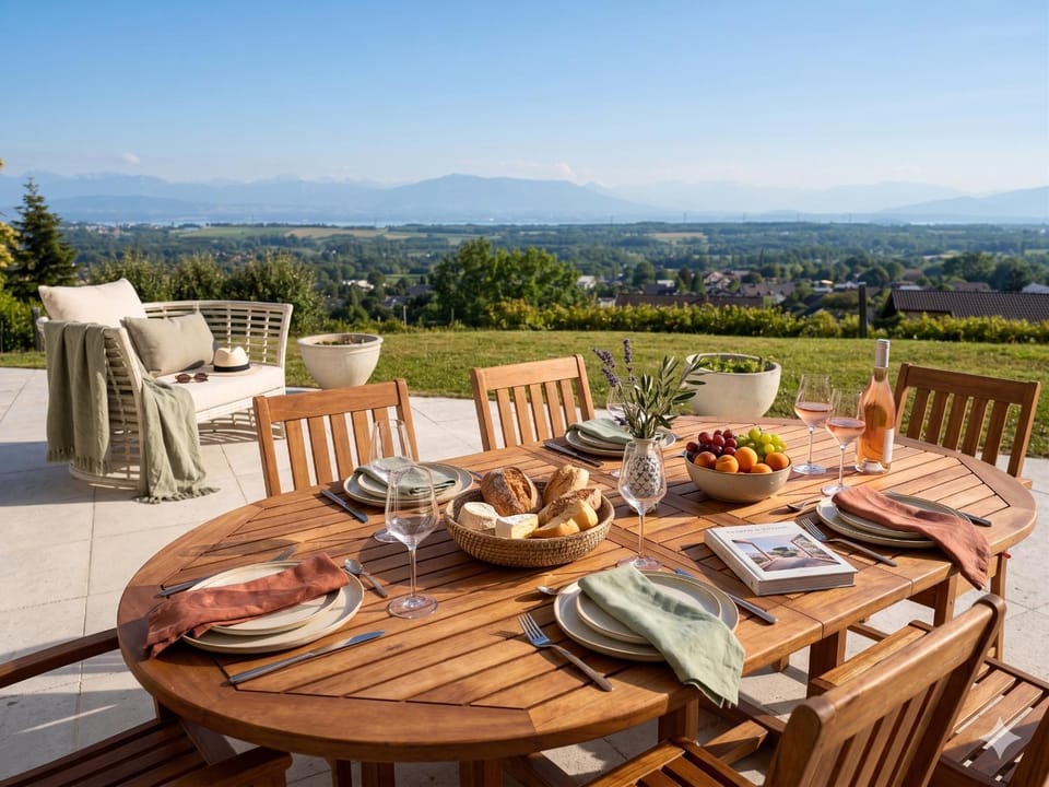 Villa de Prestige Vue Lac & Alpes 6 Chambres 20 min Genève Villa in Divonne-les-Bains
