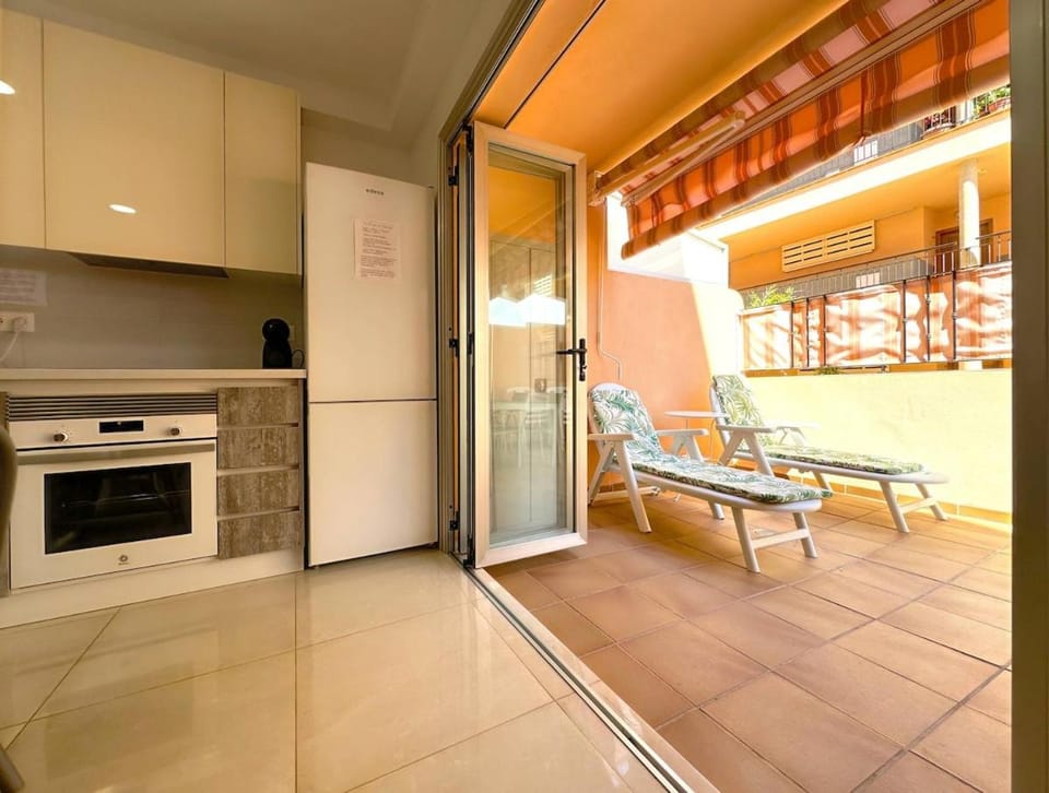 Kitchen or kitchenette, Living room
