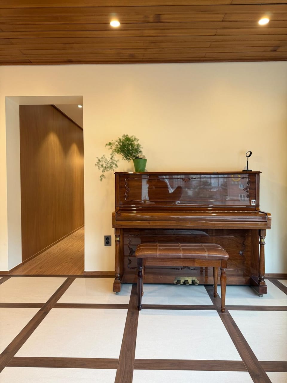 Free airport pickup for 7night stays Donggunae Apartment in Seoul