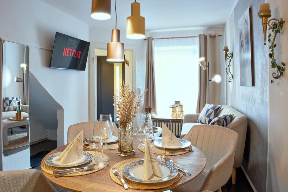 TV and multimedia, Living room, Dining area