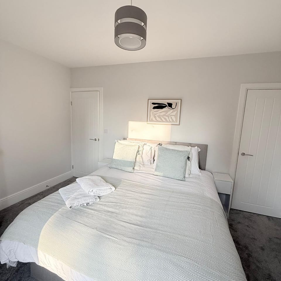 171 Stroud Road House in Gloucester