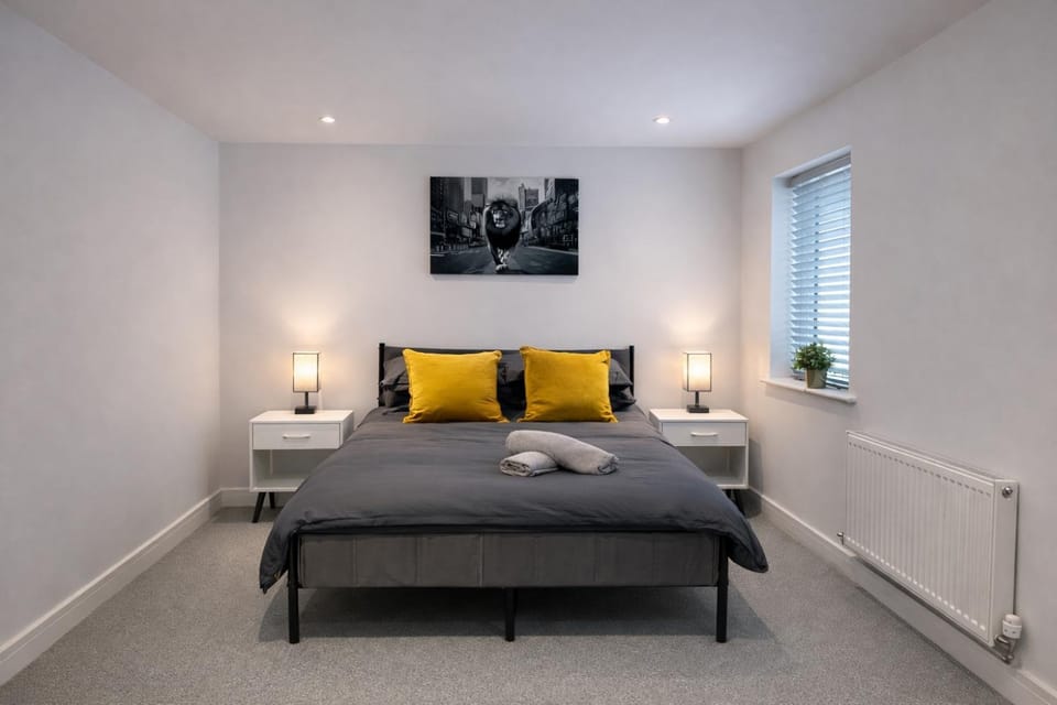 Grove Mews, Cheltenham, Centre - Garden & Parking House in Cheltenham