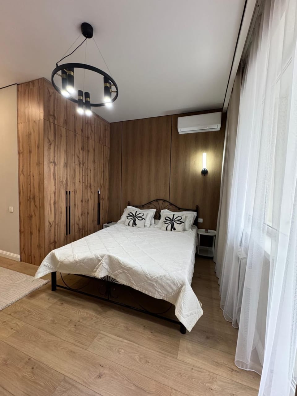 Bedroom, bunk bed