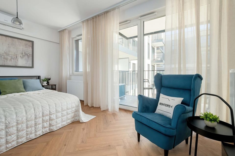 Bed, Photo of the whole room, Seating area, air conditioner