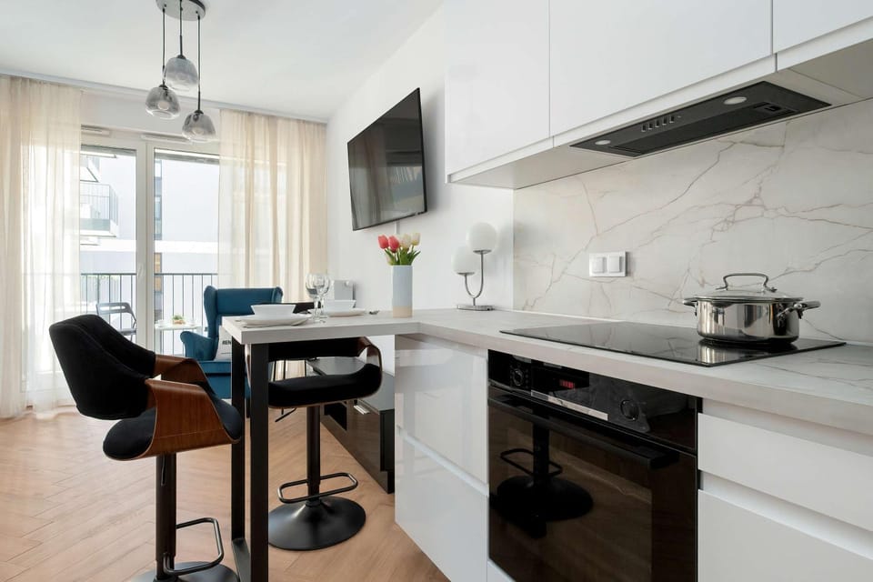 TV and multimedia, Kitchen or kitchenette, oven, stove