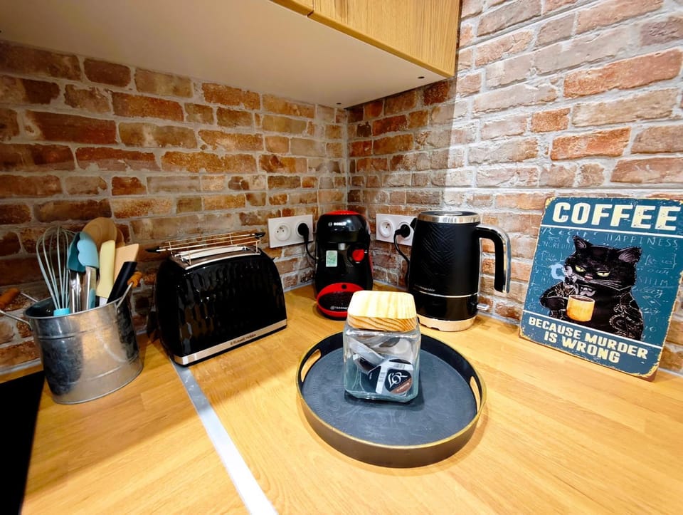 Coffee/tea facilities, toaster