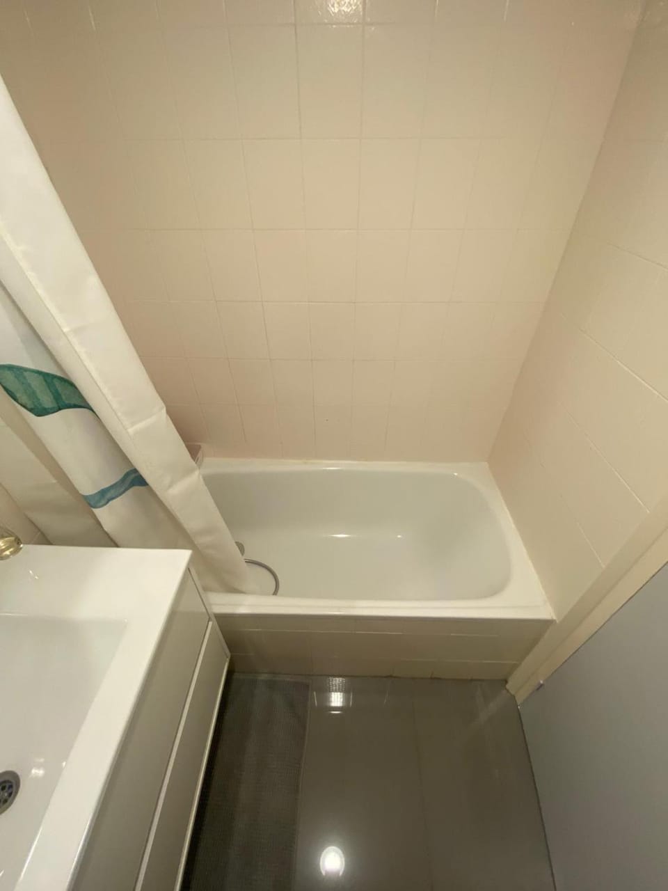 Appartement situé en plein centre ville a 2 pas du marché couvert et de la plage Apartment in Roses