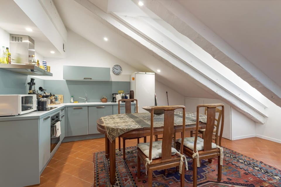 Property building, Kitchen or kitchenette, Living room