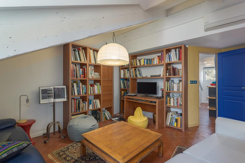 Property building, Living room