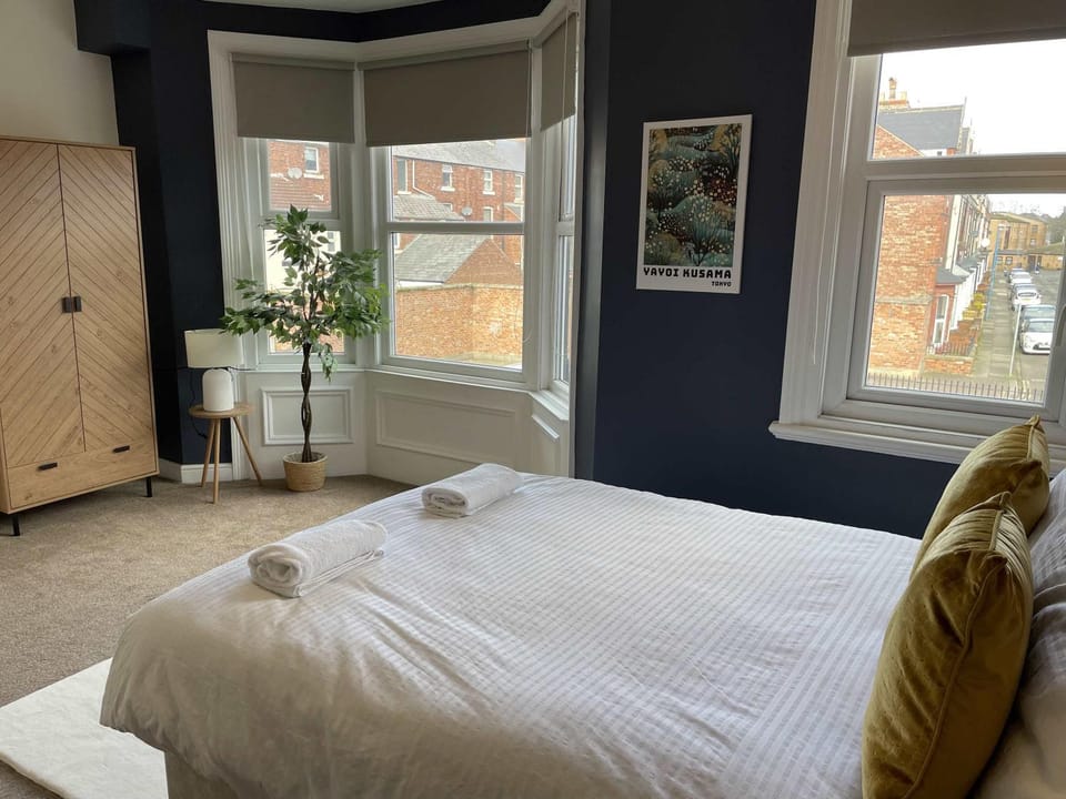 Bed, Bedroom, wardrobe