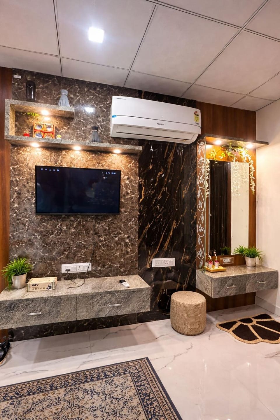 Shower, Bathroom, TV and multimedia, air conditioner