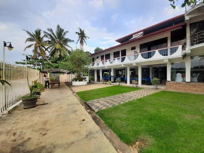 Southern Crocodile - Gaga Addara Hotel Hotel in Southern Province
