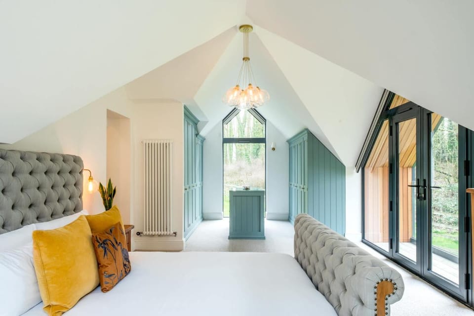 Bed, Photo of the whole room, Bedroom