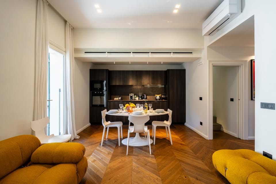 Kitchen or kitchenette, Living room, Dining area