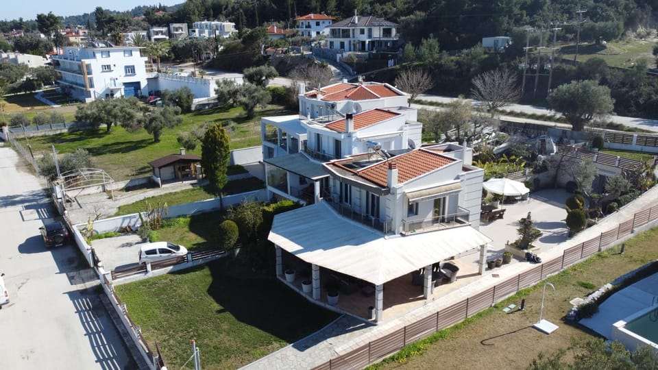 Villa Beta 2 - 3min walk to Elephant and Mako Villa in Halkidiki