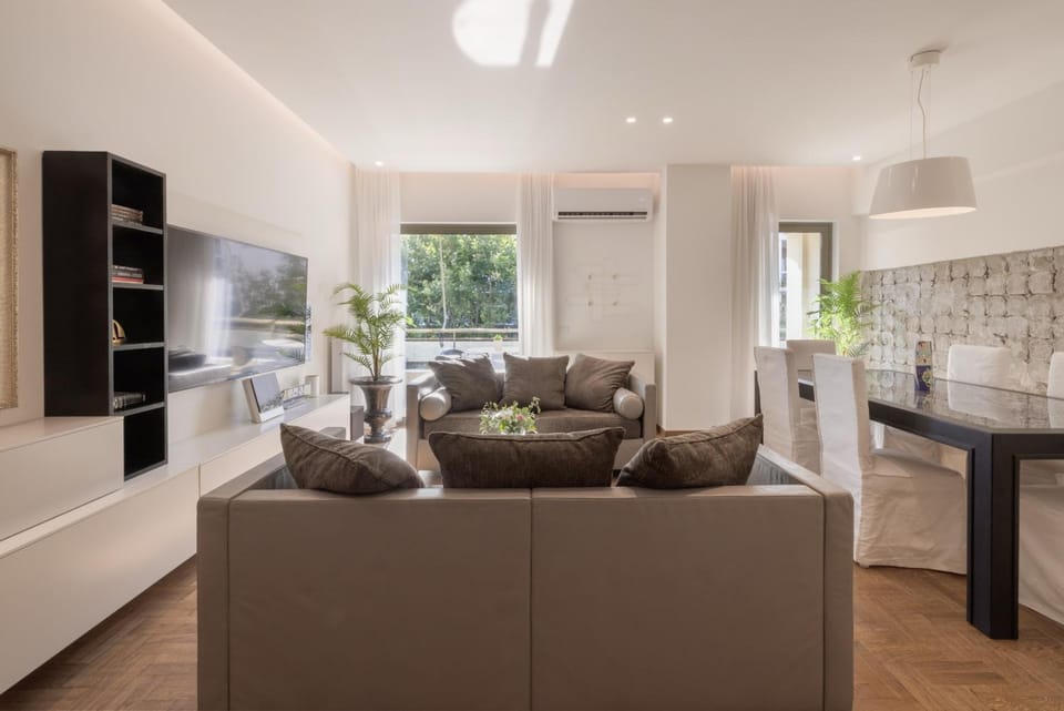 Communal lounge/ TV room, Living room