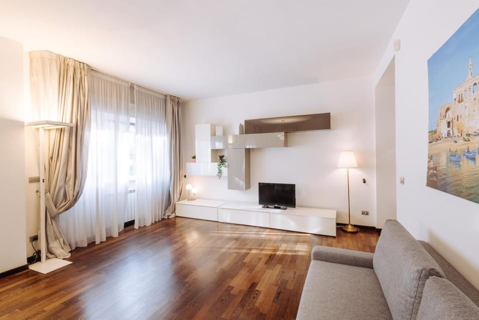 TV and multimedia, Photo of the whole room, Seating area