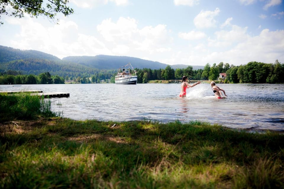 Nearby landmark, Natural landscape, Lake view