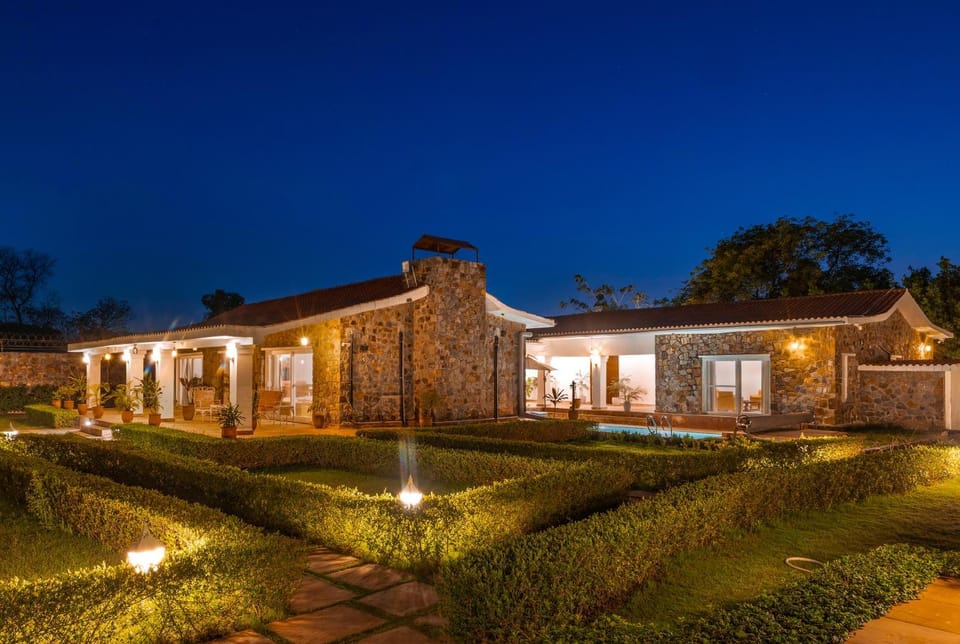Property building, Facade/entrance, Garden