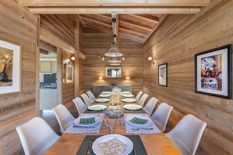 Dining area, Meals