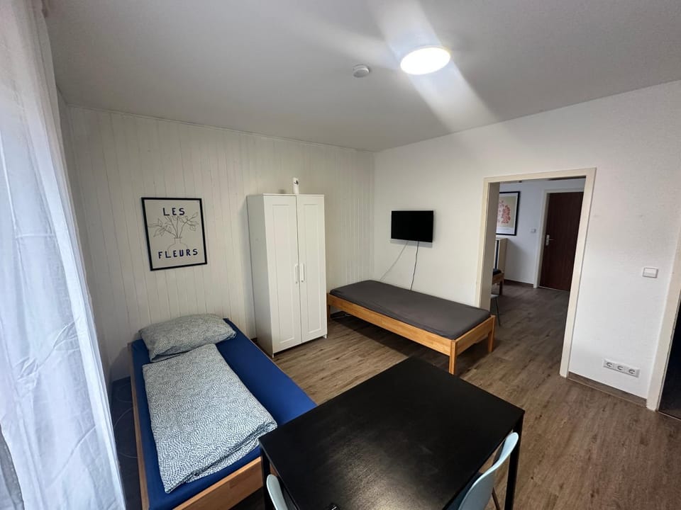 Zwei Zimmer Unterkunft - Apartments und Monteurzimmer BW - Küche, Bad und Garten Apartment in Baden-Württemberg