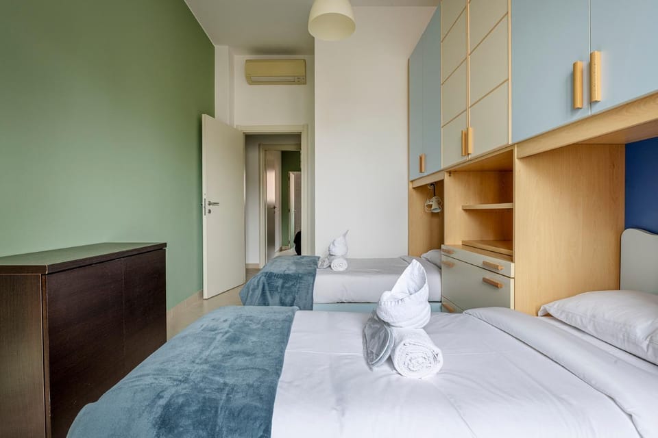 Bed, Photo of the whole room, Bedroom, towels, wardrobe