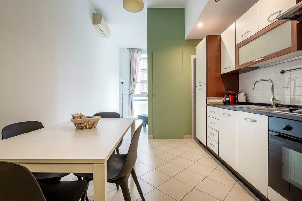Kitchen or kitchenette, oven, stove