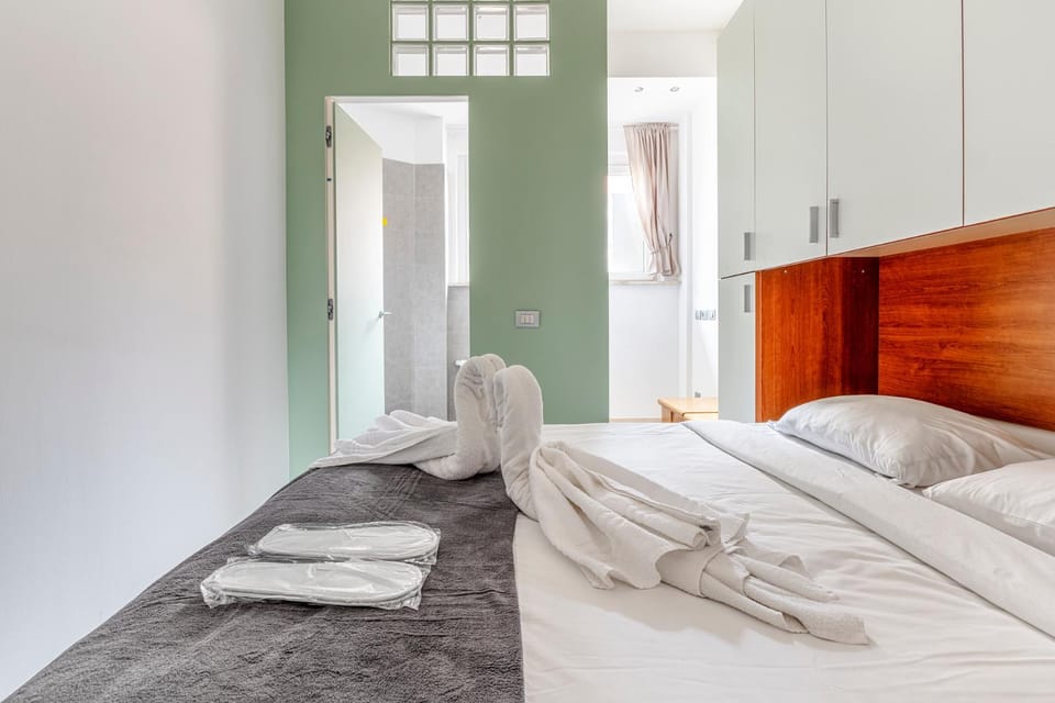 Bed, Photo of the whole room, Bedroom, towels, wardrobe