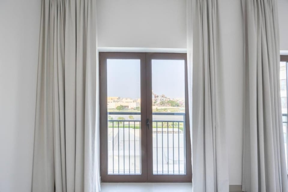 Yas Golf Studio Near Theme Parks Apartment in Abu Dhabi