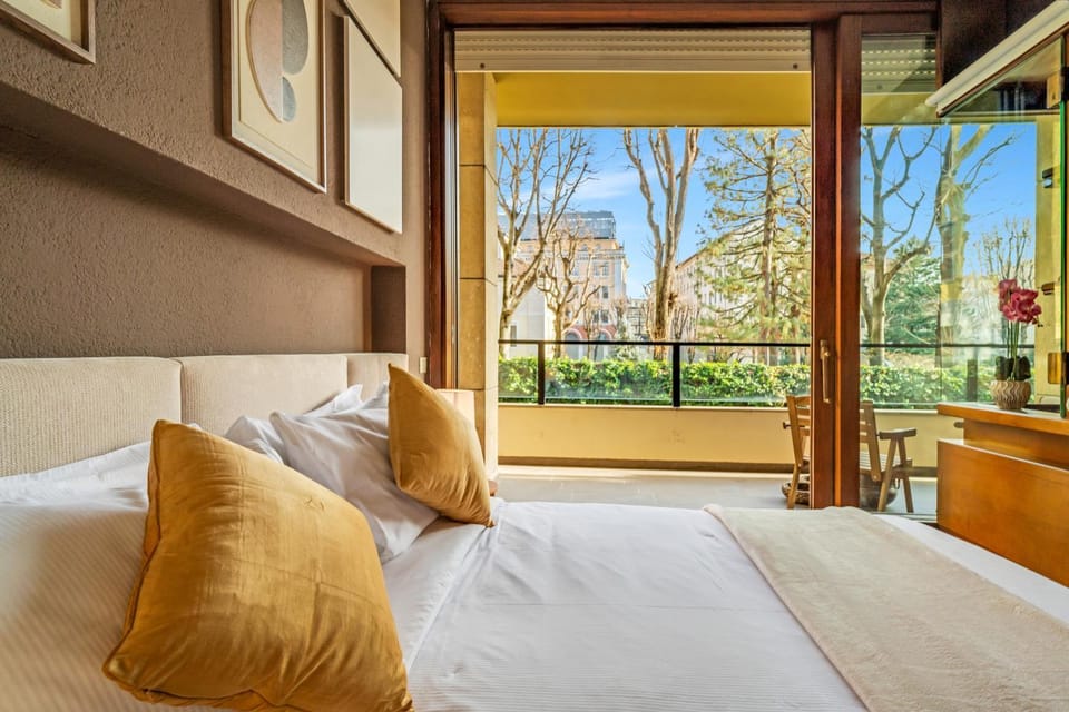 Bed, View (from property/room), Balcony/Terrace