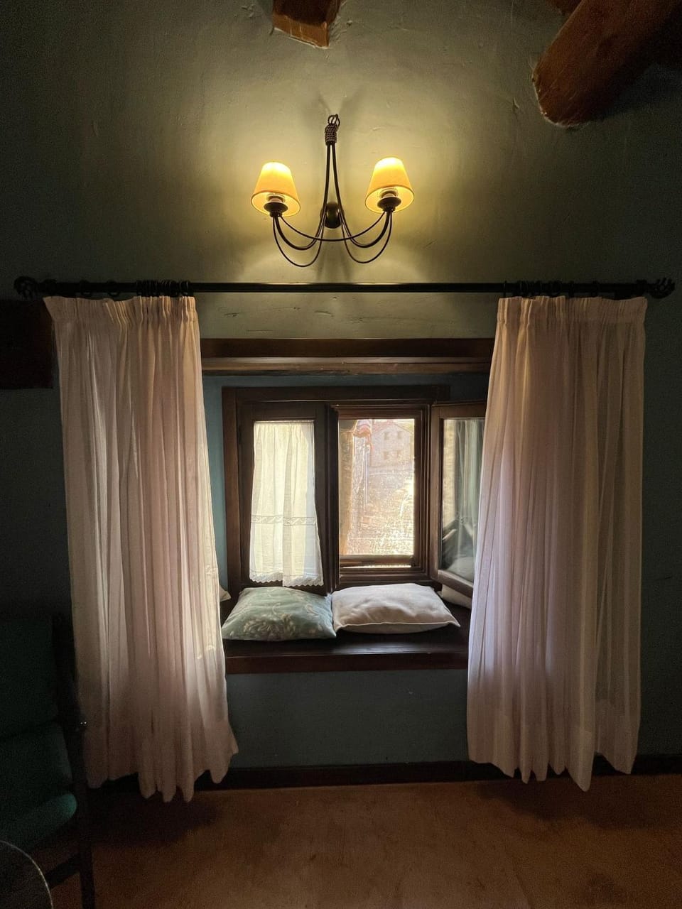 Photo of the whole room