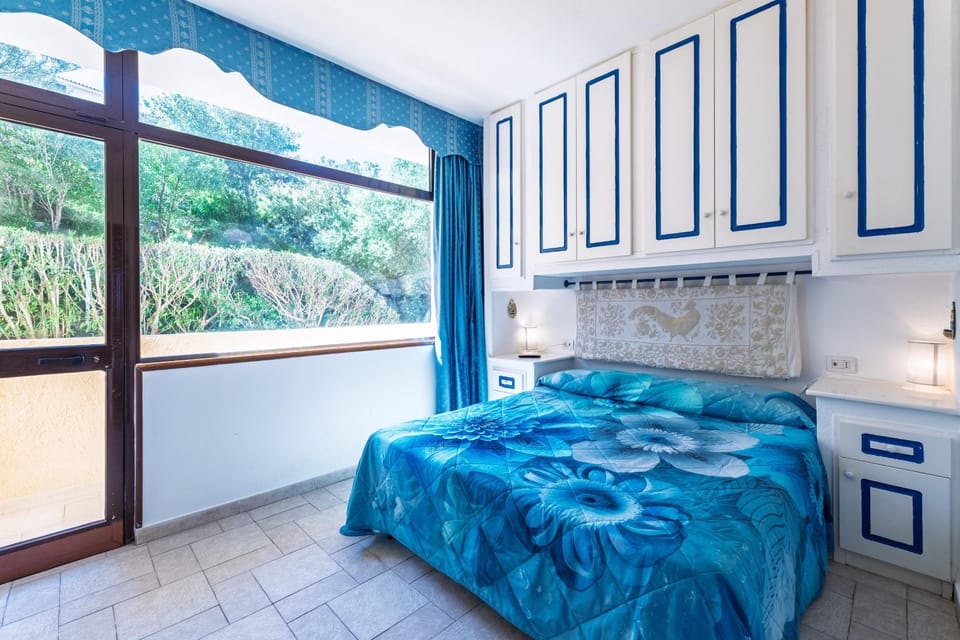 Property building, Living room, Bedroom