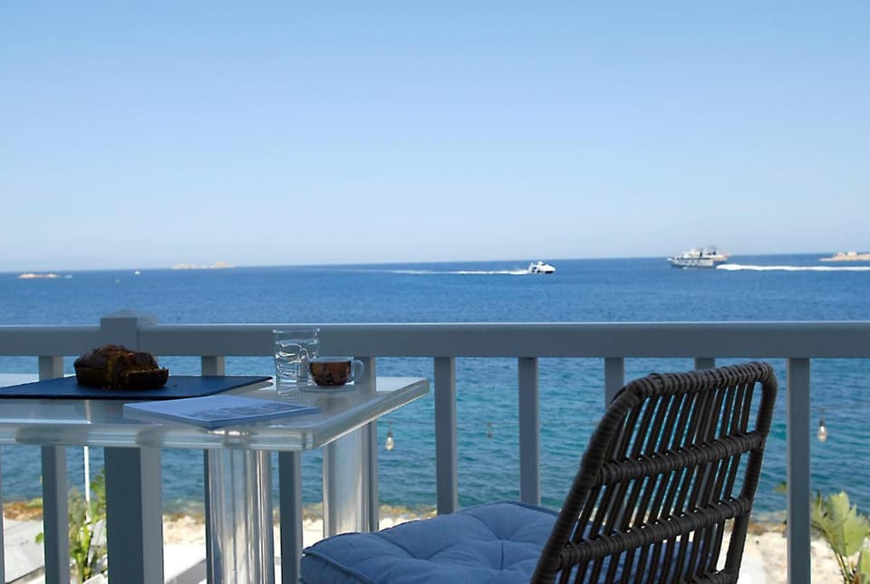 Natural landscape, View (from property/room), Balcony/Terrace, Seating area, Sea view