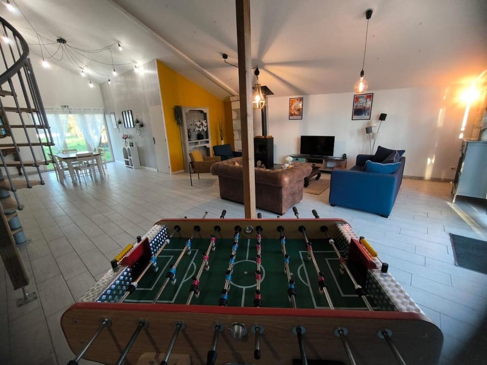 Game Room, Game Room