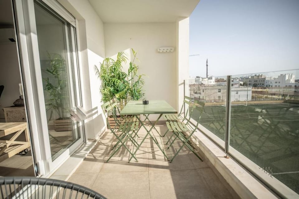 Off site, Balcony/Terrace