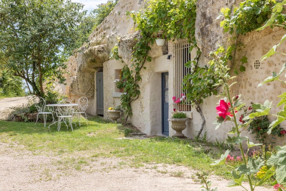 Facade/entrance, Garden