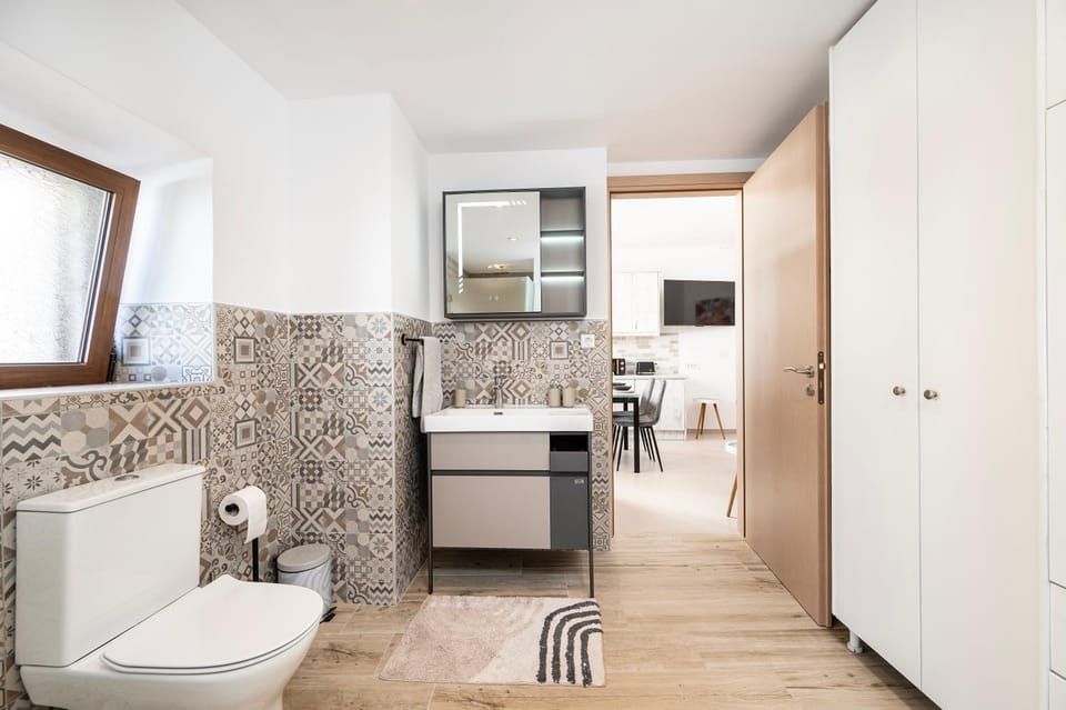 Toilet, Bathroom