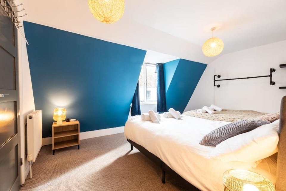 Open Mind Property-16 Guests with Garden & Hot tub House in Brighton
