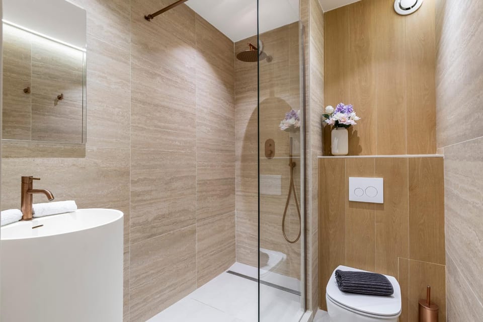 Shower, Toilet, Bathroom