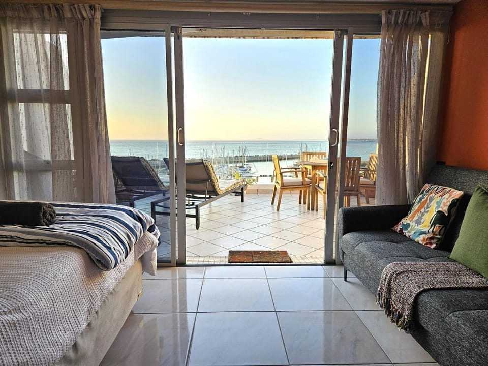 Bed, Balcony/Terrace, Sea view