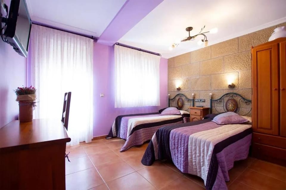 ALBERGUE EL CANTARO - Solo Peregrino con Credencial Hostel in La Rioja