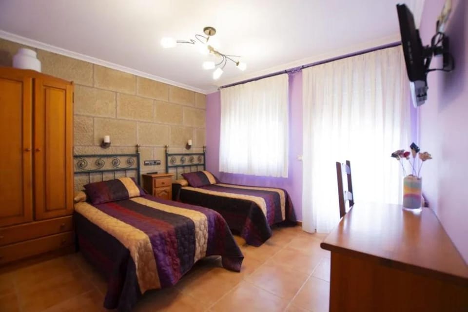 ALBERGUE EL CANTARO - Solo Peregrino con Credencial Hostel in La Rioja